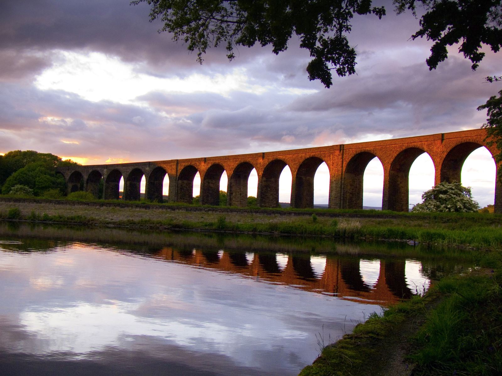 Hewenden Viaduct